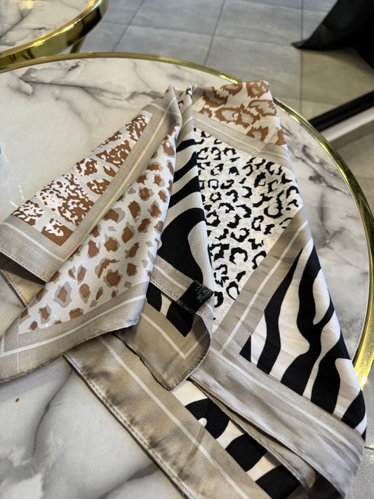 Apaszka z motywem zwierzęcym w odcieniach beżu i czerni