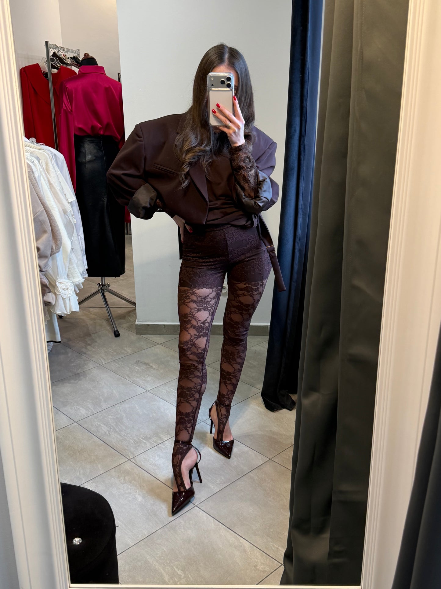 Koronkowe legginsy na palec z wszytymi spodenkami