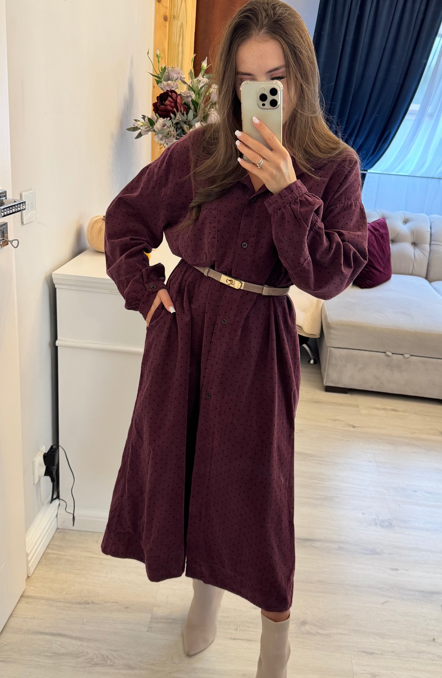 koszulowa sukienka midi w kolorze ciemnej śliwki