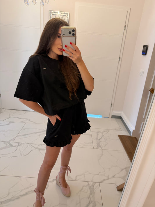 Komplet Black Comfort – oversize T-shirt i szorty z falbanką