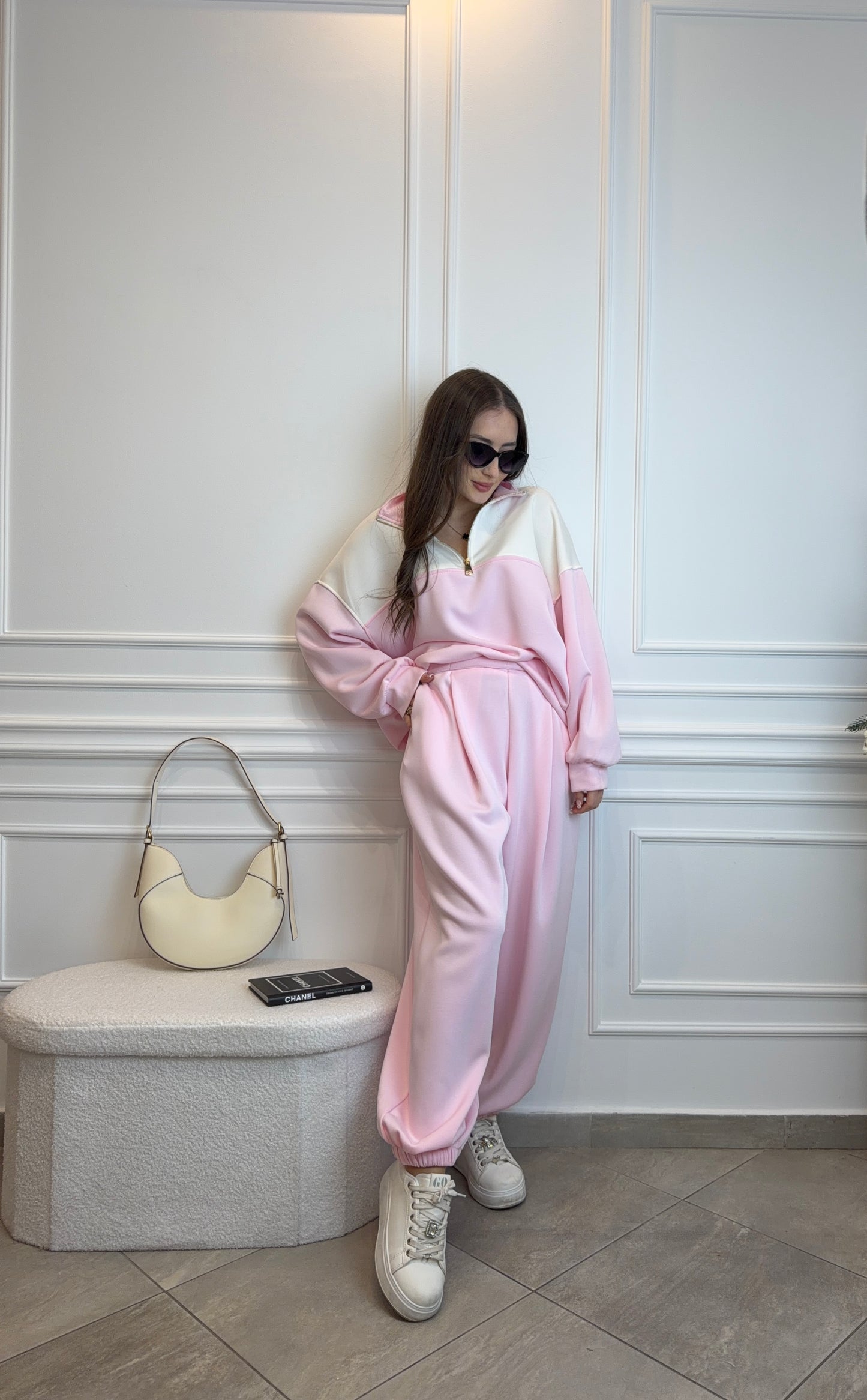 Pastelowy komplet dresowy Premium Pink – bluza z półzamkiem i spodnie jogger