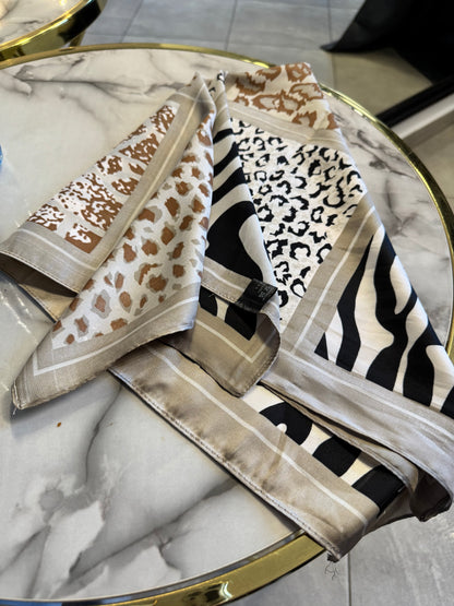 Apaszka z motywem zwierzęcym w odcieniach beżu i czerni