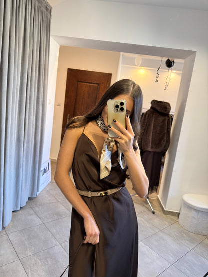 Satynowa Sukienka Maxi w Odcieniu Czekoladowym