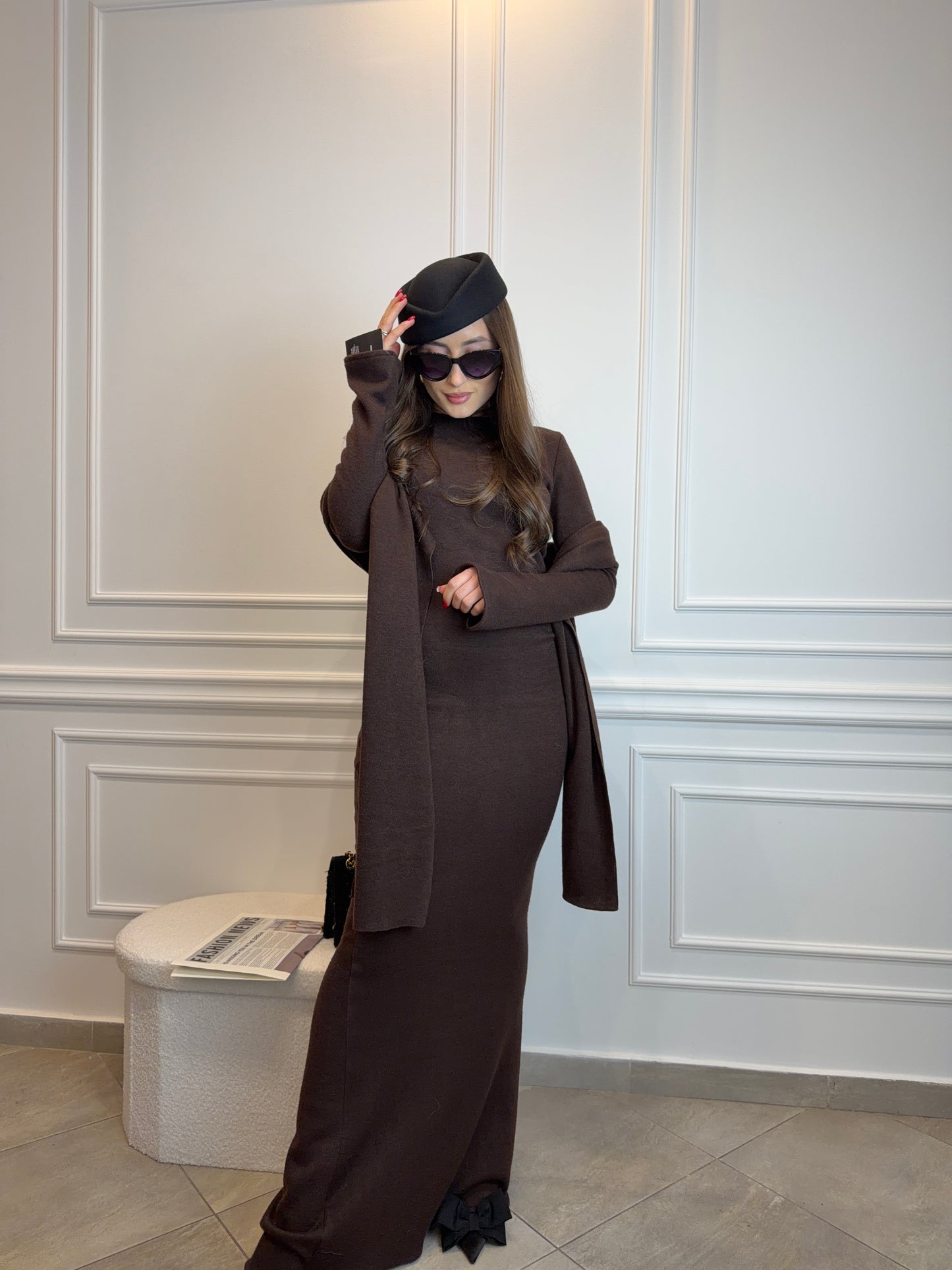 Sukienka Maxi z Długim Szalem – Belluci Czekoladowy Brąz