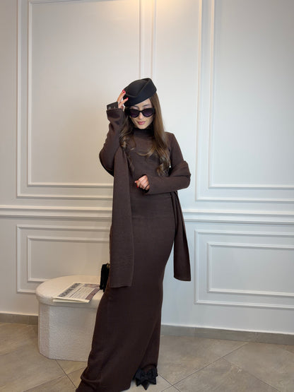 Sukienka Maxi z Długim Szalem – Belluci Czekoladowy Brąz