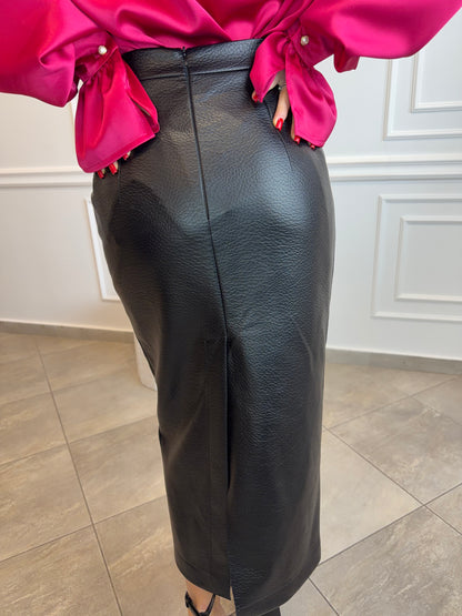 Długa damska spódnica z ekoskóry „Black Minimal Chic”