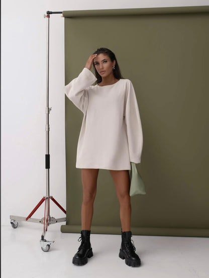 Beżowa sukienko-bluza z wiązanym paskiem