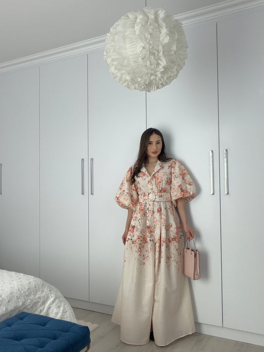 Długa sukienka maxi w kwiaty z paskiem