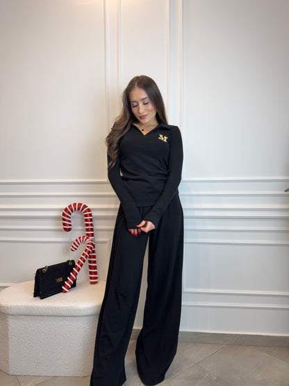 Czarny komplet dresowy premium z szerokimi spodniami i bluzką z dekoltem V