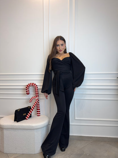 Elegancki Czarny Komplet z Kopertową Górą i Rozszerzanymi Spodniami