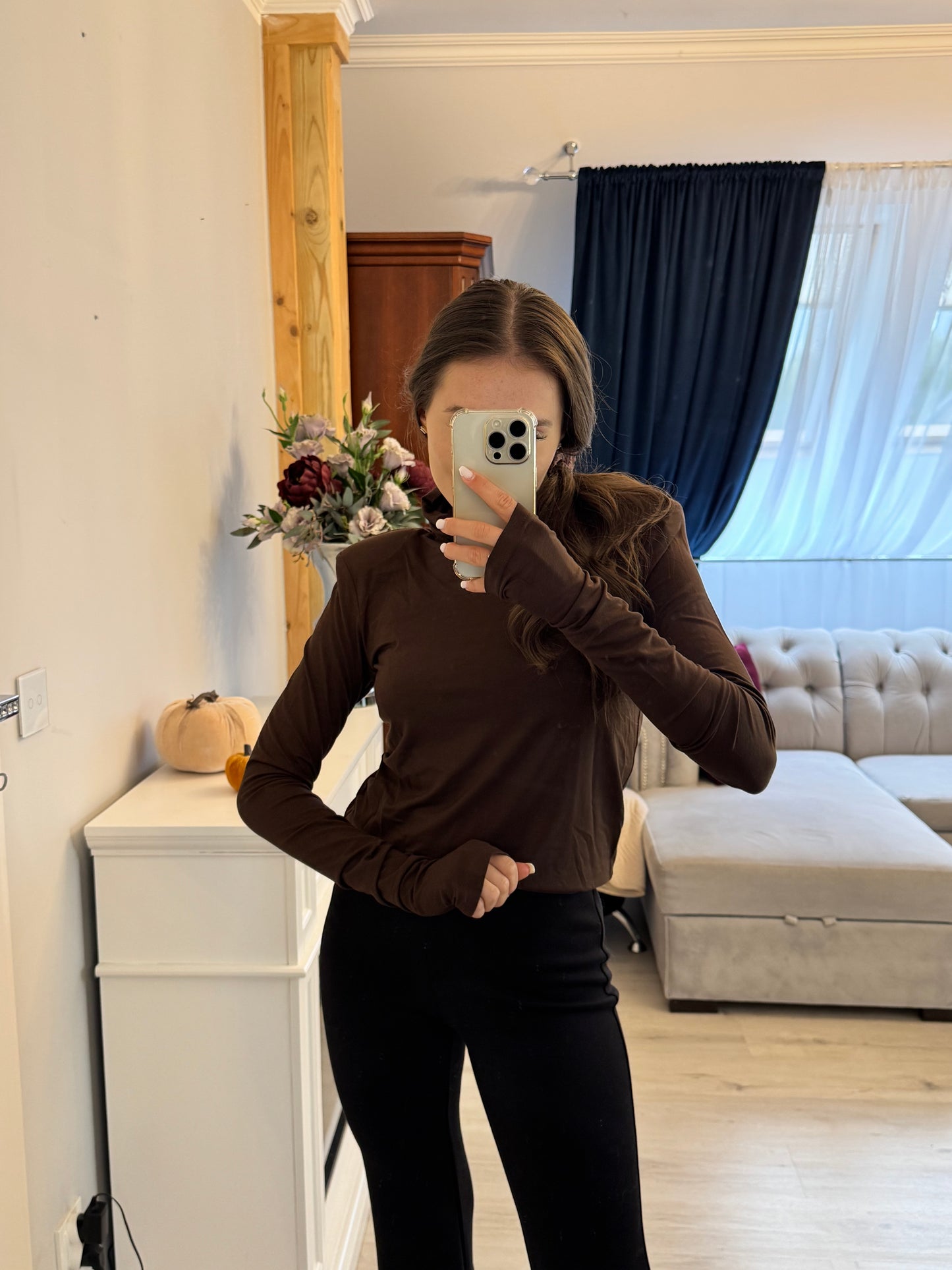 Klasyczny brązowy golf z długim rękawem