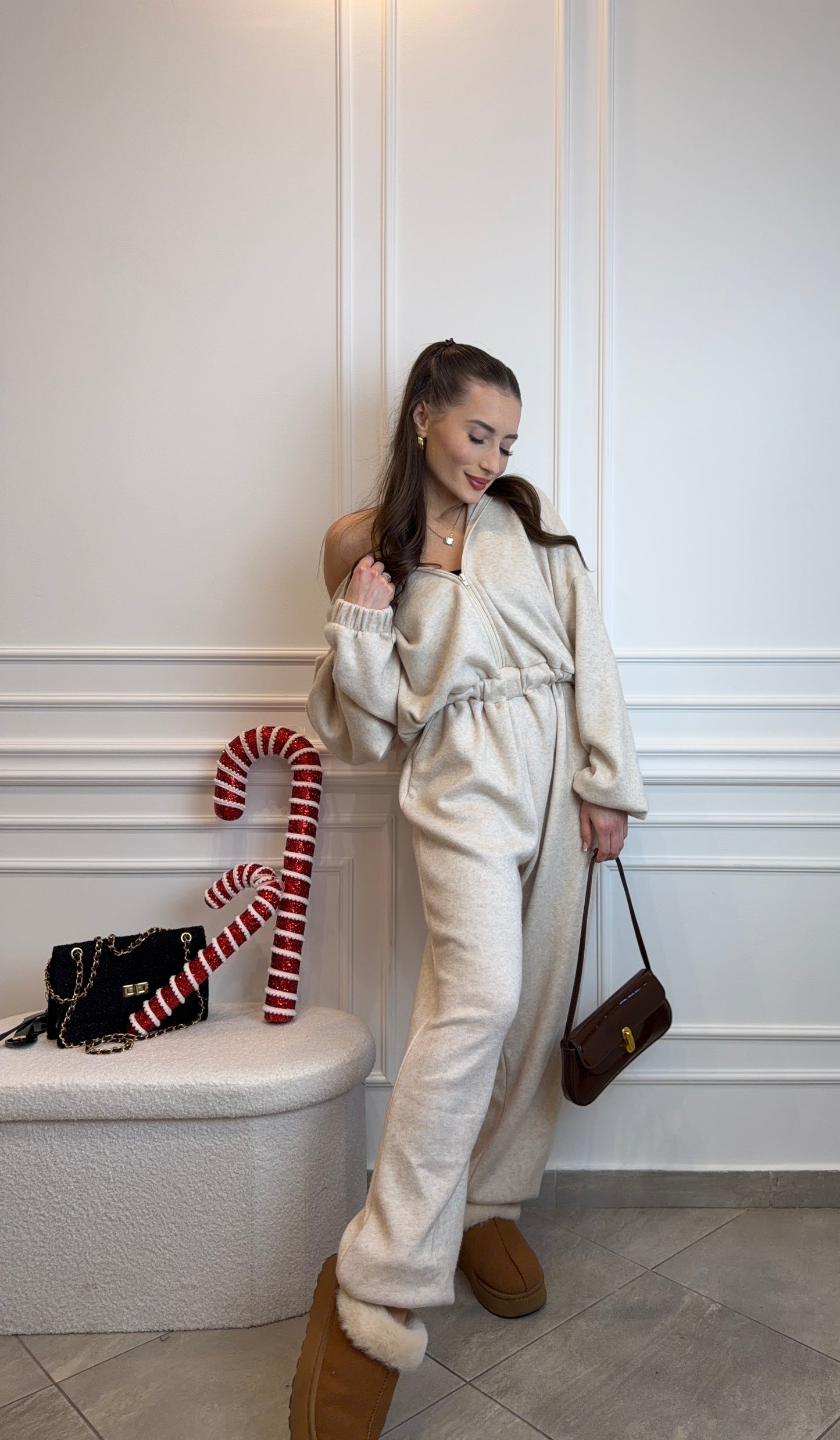 kombinezon z suwakiem w kolorze jasnego beżu