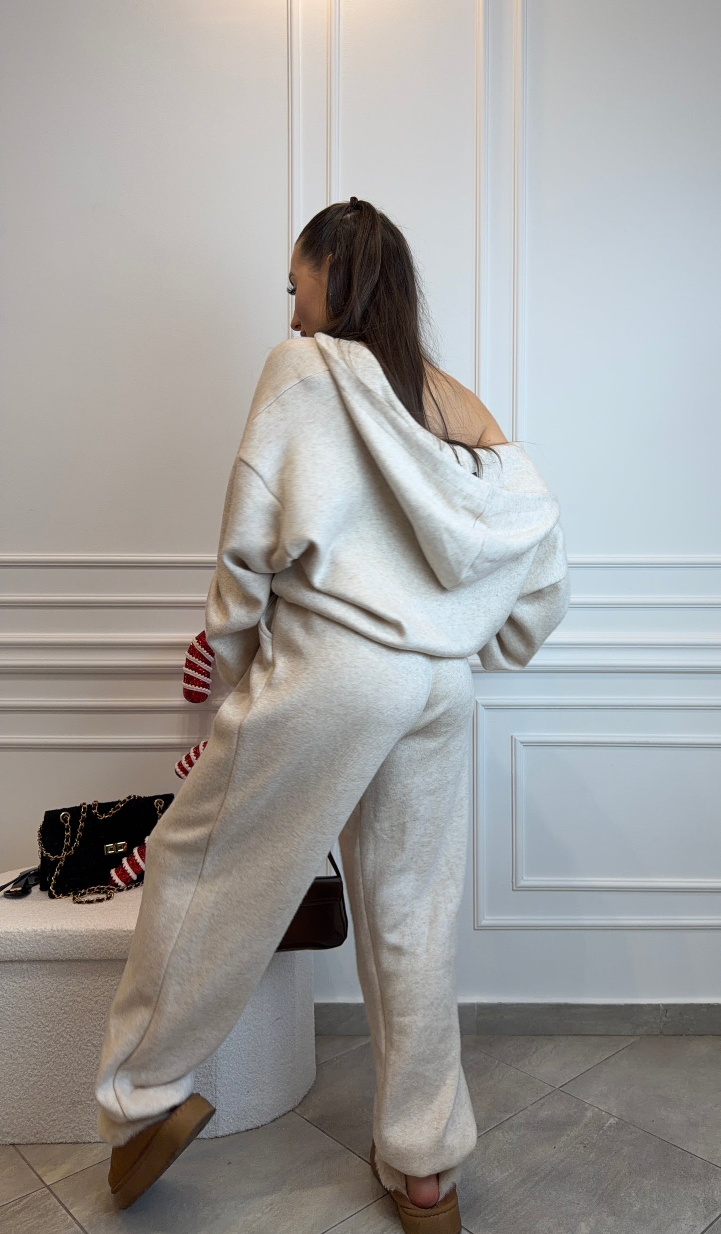 kombinezon z suwakiem w kolorze jasnego beżu