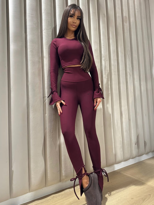 Dwuczęściowy komplet w kolorze burgundowym