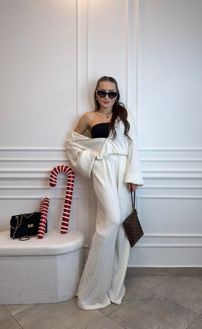 kombinezon z warkoczowym splotem w kolorze ecru