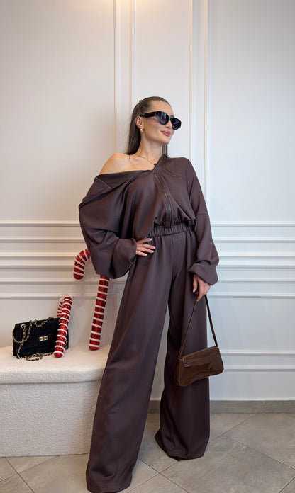 Trzyczęściowy komplet top, bluza i spodnie w kolorze czekoladowego brązu