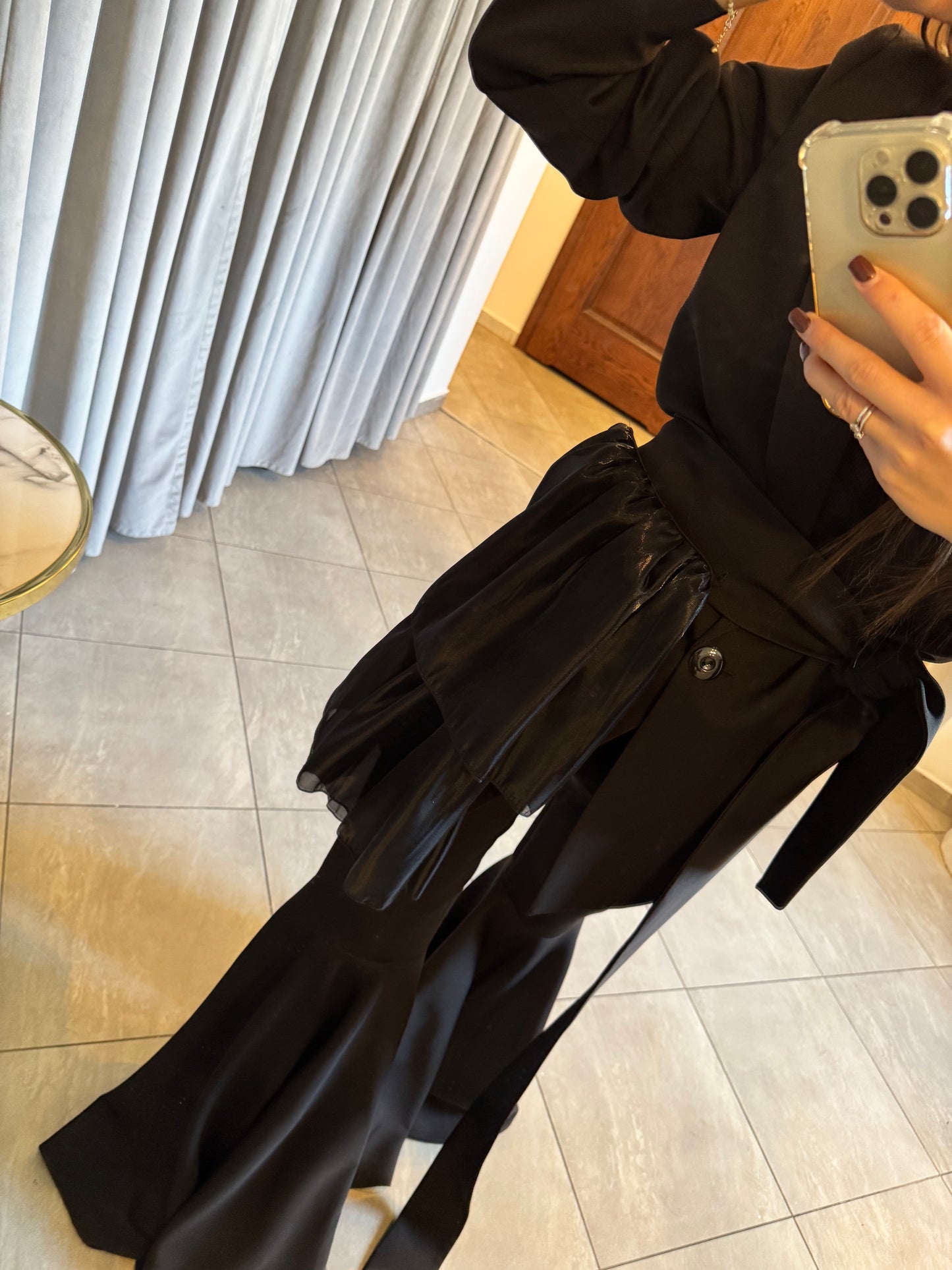 Marynarka z paskiem w falbany