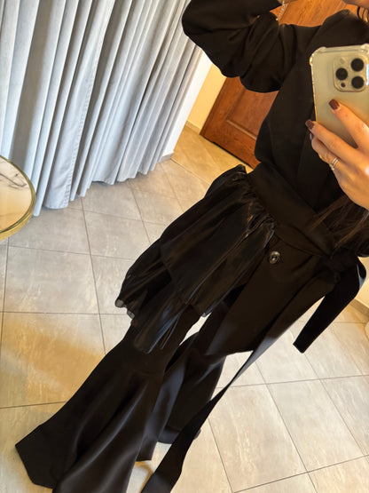 Marynarka z paskiem w falbany