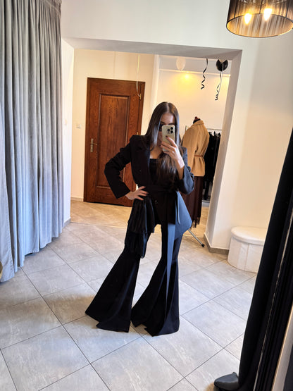 Marynarka z paskiem w falbany