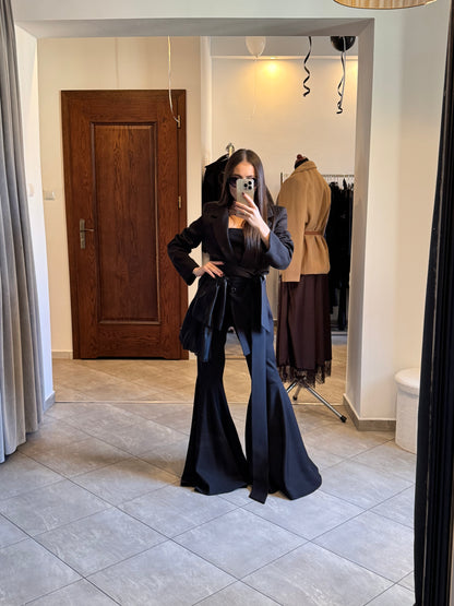 Marynarka z paskiem w falbany