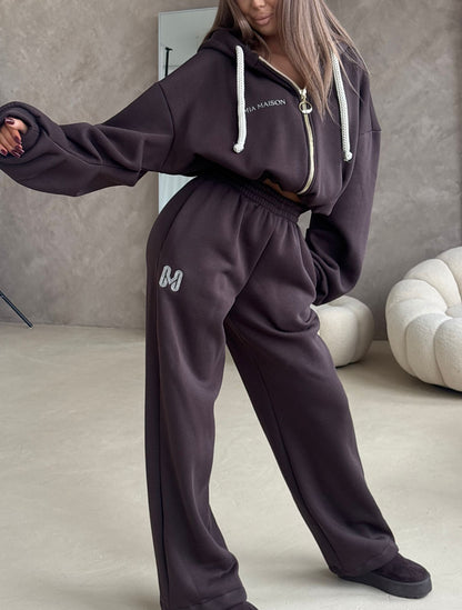 Komplet dresowy trzyczęściowy – top, bluza i spodnie ze ściąganiem w kolorze brązowym