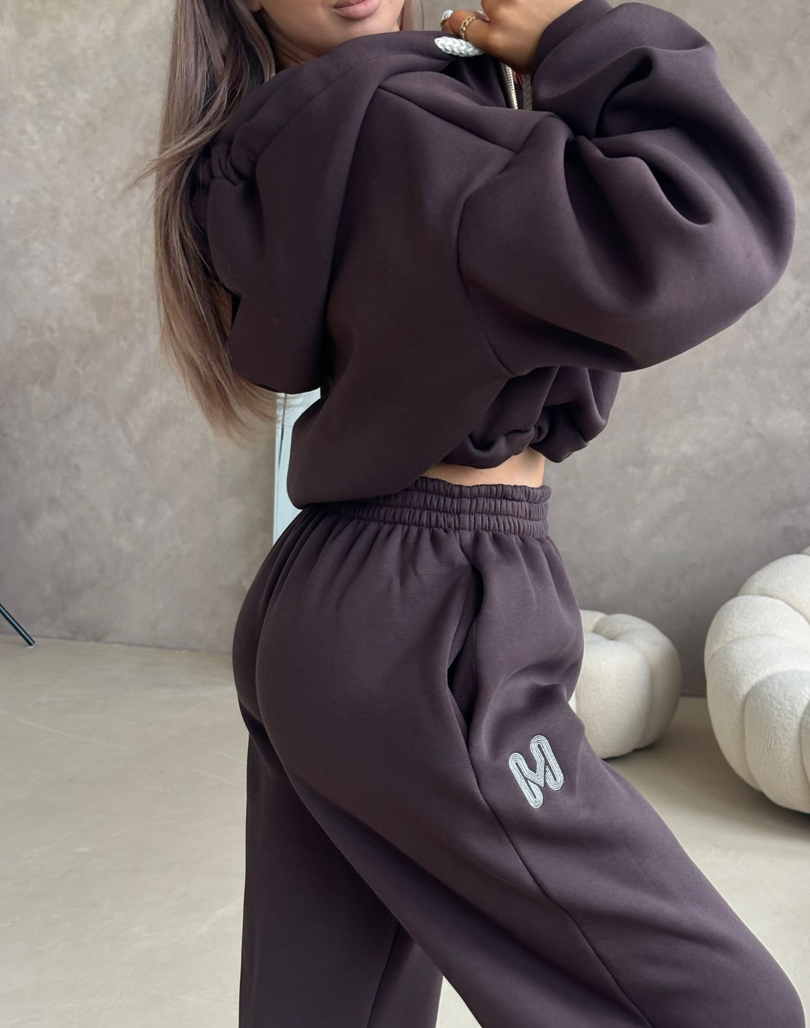 Komplet dresowy trzyczęściowy – top, bluza i spodnie ze ściąganiem w kolorze brązowym