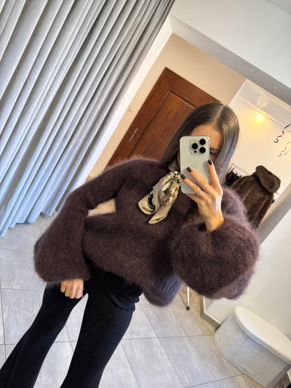 Sweter z luksusowego kid moheru z szerokimi rękawami – czekoladowy