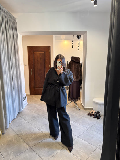 Elegancki komplet oversize z wiązaniem w talii – grafitowy