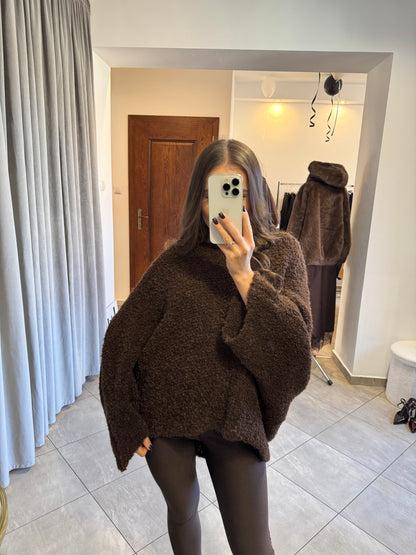 Miękki sweter z efektem „miś” oversize – czekoladowy