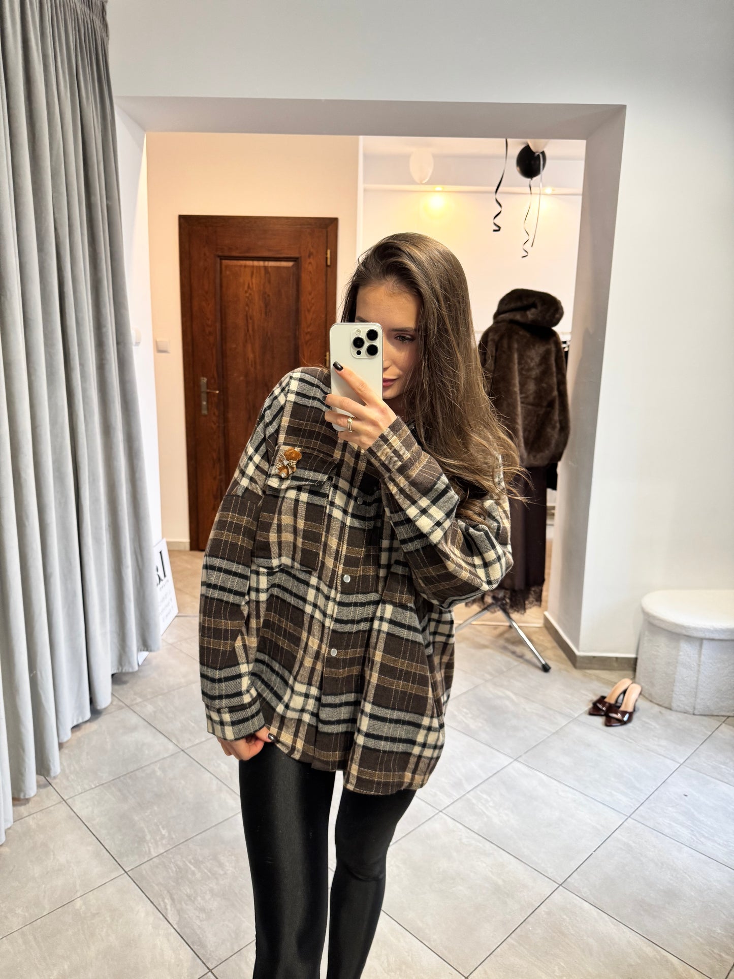 Brązowo-beżowa flanelowa koszula oversize w kratę