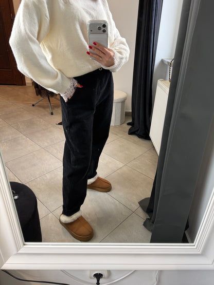 Czarne sztruksowe spodnie o luźnym kroju